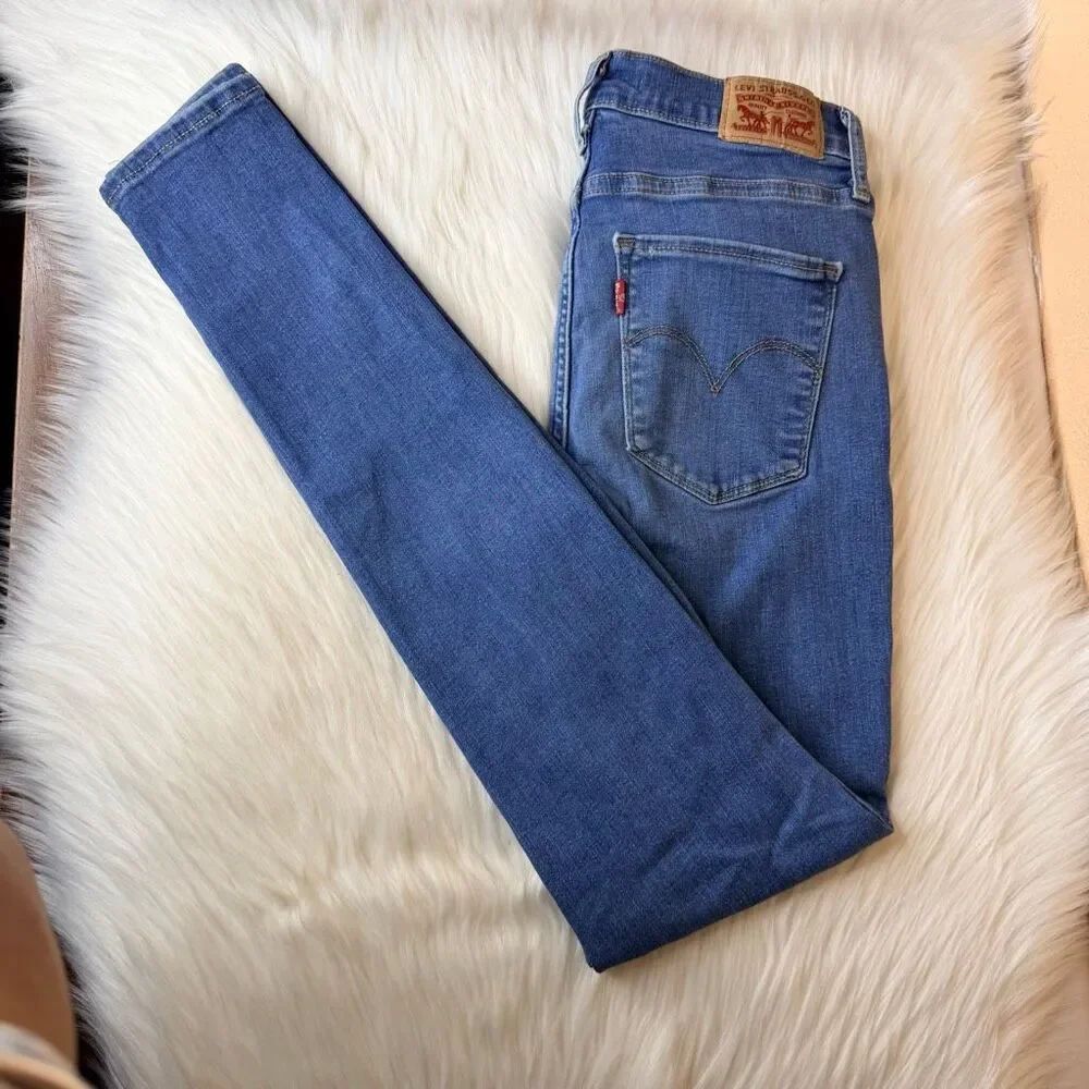 Levi’s 720 High Rise Super Skinny Distressed Jeans Size 26